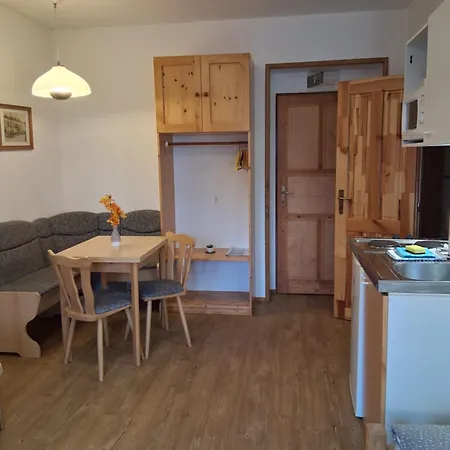 Zakouti 게스트하우스 *